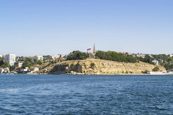 Севастополь, Крым, Россия-12 сентября 2019 года Севастопольский залив, вид на город с моря . — стоковое фото