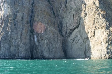Kara-Dag dağları, deniz manzarası, Kırım.
