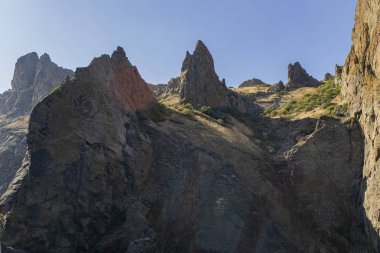 Kara-Dag dağları, deniz manzarası, Kırım.