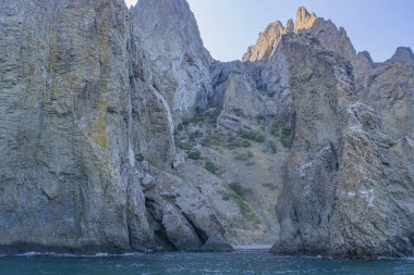Kara-Dag dağları, deniz manzarası, Kırım.