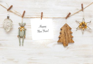 Noel ve yeni yıl süslemeleri. Kutlama kartlı Xmas çelengi.