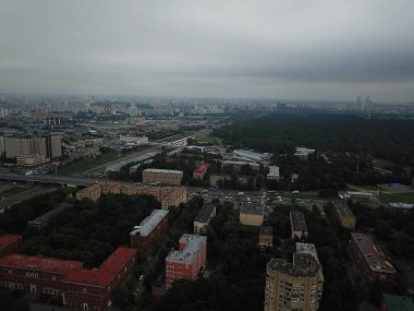 Drone panorama Moskova şehir helikopter