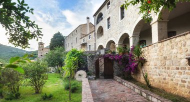 Eski taş Budva, Karadağ'bir yaz gününde bina