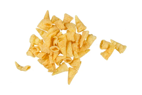 Sýrové chipsy izolovaných na bílém pozadí. — Stock fotografie