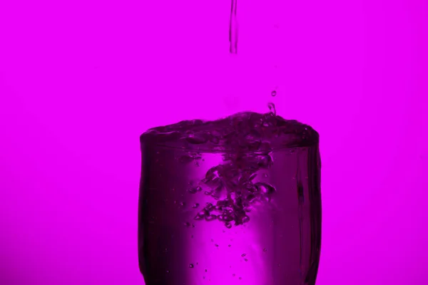 Glas Water Glas Water Met Niet Gedefinieerde Gif Drinken — Stockfoto