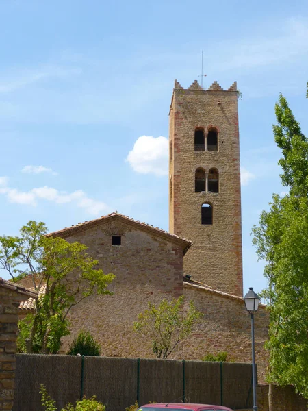 Klasická Kostelní Věž Katalánské Vesnici — Stock fotografie