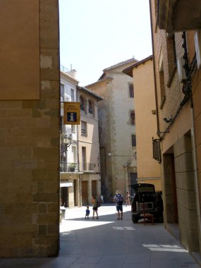 turist tarafından ziyaret bir Katalan şehrin merkezine.