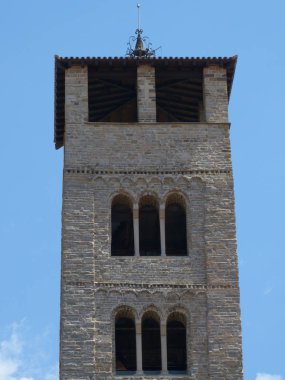 Vic, Barcelona, Katalonya, İspanya ilinin kentinde bir kilisenin çan kulesi