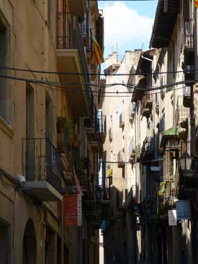 Kurbanın iç Katalan bölgesi Caddesi.