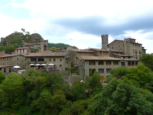 Rupit 州のバルセロナ カタルーニャ スペインの美しい山村であります その伝統的な吊り橋が特徴です — ストック写真