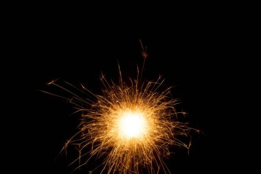 bir çocuk partisi, yüzlerce spin ve kör edici parlak ile üreten fişek ateşledi