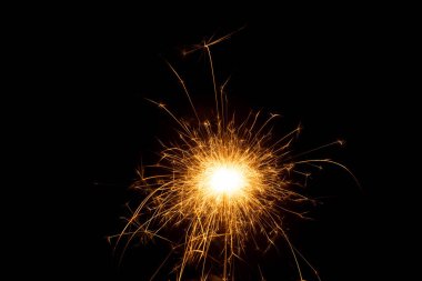 bir çocuk partisi, yüzlerce spin ve kör edici parlak ile üreten fişek ateşledi