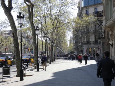 Sokak lambası Barselona şehir Paseo de Gracia Caddesi'nın tipik