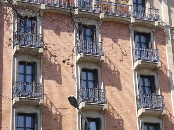 도시의 중심에서 Paseo Gracia 거리에 바르셀로나의 도시의 — 스톡 사진
