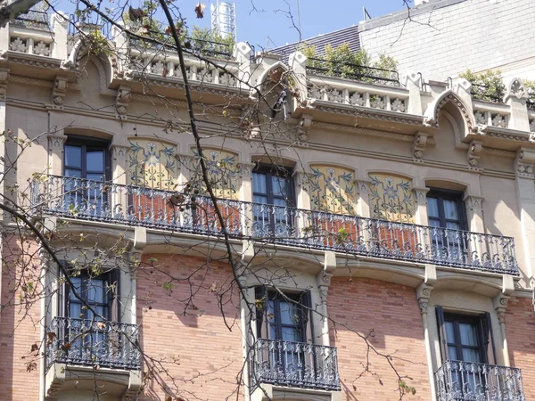 Épületek Város Barcelona Paseo Gracia Utcában Város Központjában Található — Stock Fotó