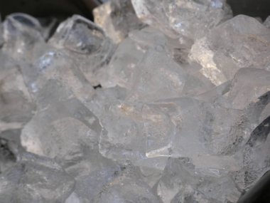 Bir kova buz içecekler soğutma