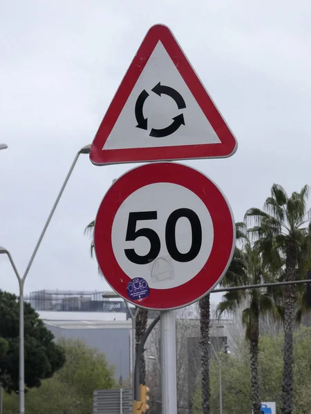 Дорожный Знак Указывающий Ограничение Скорости — стоковое фото