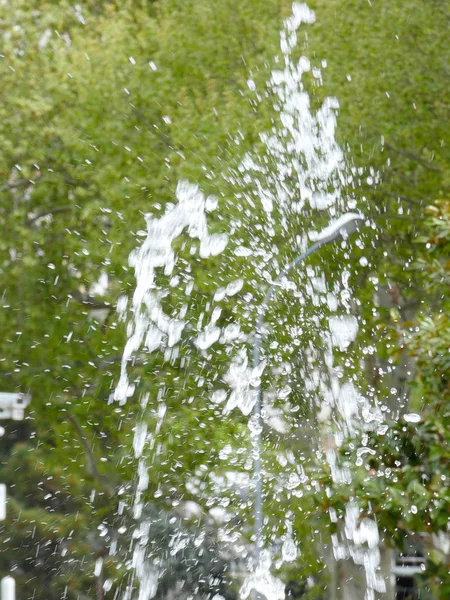 Fuente Que Libera Agua Salpicaduras Salpicaduras Agua Dulce —  Fotos de Stock