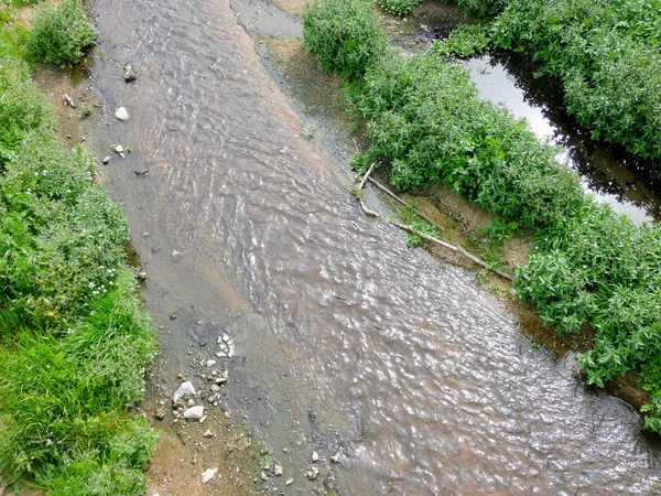 Rio Que Alcança Mar Com Vegetação Margem Rio — Fotografia de Stock