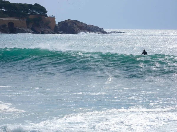 Grosses Vagues Écrasant Contre Sable Les Rochers Côte — Photo