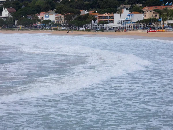 Ondas Grandes Batendo Contra Areia Rochas Costa — Fotografia de Stock