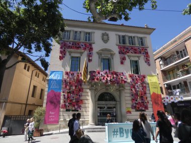 binaların çiçekleri ile dekorasyon