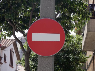trafik pahalı değil, böylece kurallar ve yol işaretleri