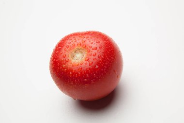 tomate, sano y saludable de renk rojo sobre fondo blanco