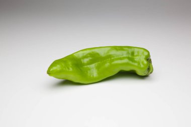 basit bir yeşil biber, vitamin ve sağlıklı dolu.