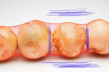 Soğan, mutfakta önemli bir çeşni, lezzet ve doku hem de birçok özelliği ile.