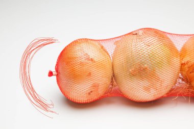 Soğan, mutfakta önemli bir çeşni, lezzet ve doku hem de birçok özelliği ile.