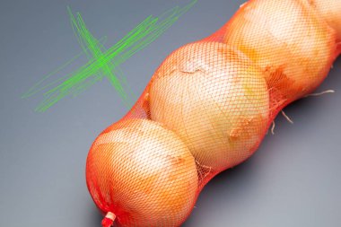 Soğan, mutfakta önemli bir çeşni, lezzet ve doku hem de birçok özelliği ile.