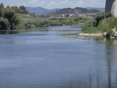 Rio Llobregat Sant Feiu de Llobregat kasabasından geçerek, Akdeniz'de ağzına ulaşan