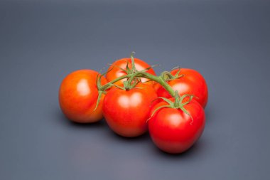 kırmızı domates, vitamin ve sağlık dolu, salatalar için ideal, meyve suları, reçeller, sfritos, mutfakta bir madde olarak, Akdeniz mutfağında bin farklı kullanır
