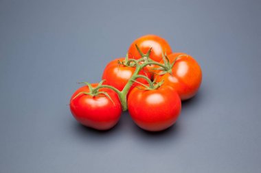 kırmızı domates, vitamin ve sağlık dolu, salatalar için ideal, meyve suları, reçeller, sfritos, mutfakta bir madde olarak, Akdeniz mutfağında bin farklı kullanır