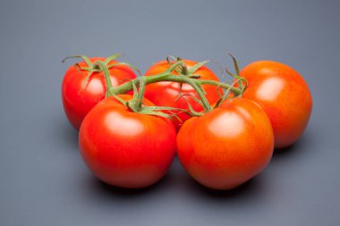 kırmızı domates, vitamin ve sağlık dolu, salatalar için ideal, meyve suları, reçeller, sfritos, mutfakta bir madde olarak, Akdeniz mutfağında bin farklı kullanır