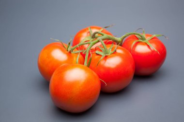 kırmızı domates, vitamin ve sağlık dolu, salatalar için ideal, meyve suları, reçeller, sfritos, mutfakta bir madde olarak, Akdeniz mutfağında bin farklı kullanır