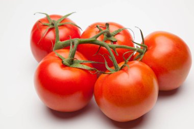 kırmızı domates, vitamin ve sağlık dolu, salatalar için ideal, meyve suları, reçeller, sfritos, mutfakta bir madde olarak, Akdeniz mutfağında bin farklı kullanır