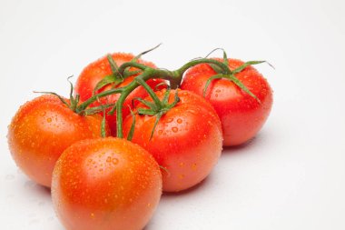 kırmızı domates, vitamin ve sağlık dolu, salatalar için ideal, meyve suları, reçeller, sfritos, mutfakta bir madde olarak, Akdeniz mutfağında bin farklı kullanır