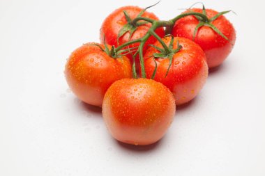 kırmızı domates, vitamin ve sağlık dolu, salatalar için ideal, meyve suları, reçeller, sfritos, mutfakta bir madde olarak, Akdeniz mutfağında bin farklı kullanır