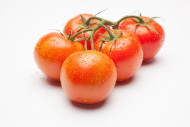 kırmızı domates, vitamin ve sağlık dolu, salatalar için ideal, meyve suları, reçeller, sfritos, mutfakta bir madde olarak, Akdeniz mutfağında bin farklı kullanır