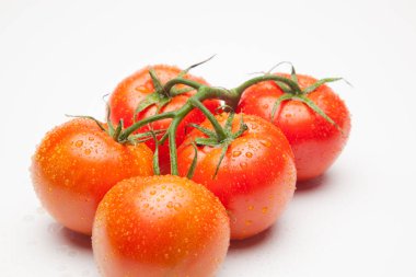 kırmızı domates, vitamin ve sağlık dolu, salatalar için ideal, meyve suları, reçeller, sfritos, mutfakta bir madde olarak, Akdeniz mutfağında bin farklı kullanır