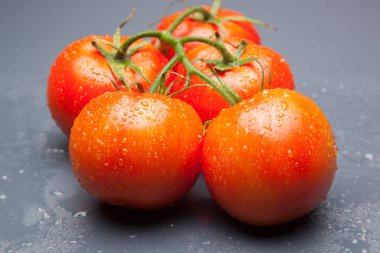 kırmızı domates, vitamin ve sağlık dolu, salatalar için ideal, meyve suları, reçeller, sfritos, mutfakta bir madde olarak, Akdeniz mutfağında bin farklı kullanır