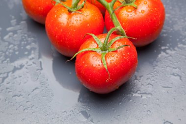 kırmızı domates, vitamin ve sağlık dolu, salatalar için ideal, meyve suları, reçeller, sfritos, mutfakta bir madde olarak, Akdeniz mutfağında bin farklı kullanır