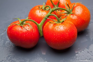 kırmızı domates, vitamin ve sağlık dolu, salatalar için ideal, meyve suları, reçeller, sfritos, mutfakta bir madde olarak, Akdeniz mutfağında bin farklı kullanır