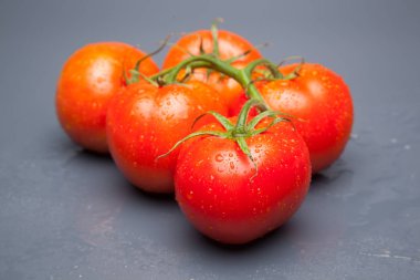 kırmızı domates, vitamin ve sağlık dolu, salatalar için ideal, meyve suları, reçeller, sfritos, mutfakta bir madde olarak, Akdeniz mutfağında bin farklı kullanır