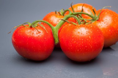 kırmızı domates, vitamin ve sağlık dolu, salatalar için ideal, meyve suları, reçeller, sfritos, mutfakta bir madde olarak, Akdeniz mutfağında bin farklı kullanır