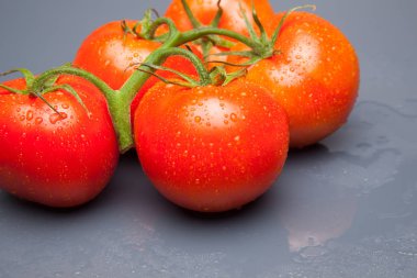 kırmızı domates, vitamin ve sağlık dolu, salatalar için ideal, meyve suları, reçeller, sfritos, mutfakta bir madde olarak, Akdeniz mutfağında bin farklı kullanır