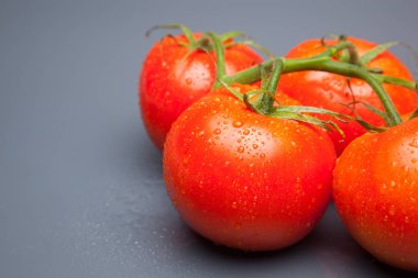 kırmızı domates, vitamin ve sağlık dolu, salatalar için ideal, meyve suları, reçeller, sfritos, mutfakta bir madde olarak, Akdeniz mutfağında bin farklı kullanır