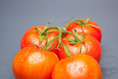 kırmızı domates, vitamin ve sağlık dolu, salatalar için ideal, meyve suları, reçeller, sfritos, mutfakta bir madde olarak, Akdeniz mutfağında bin farklı kullanır